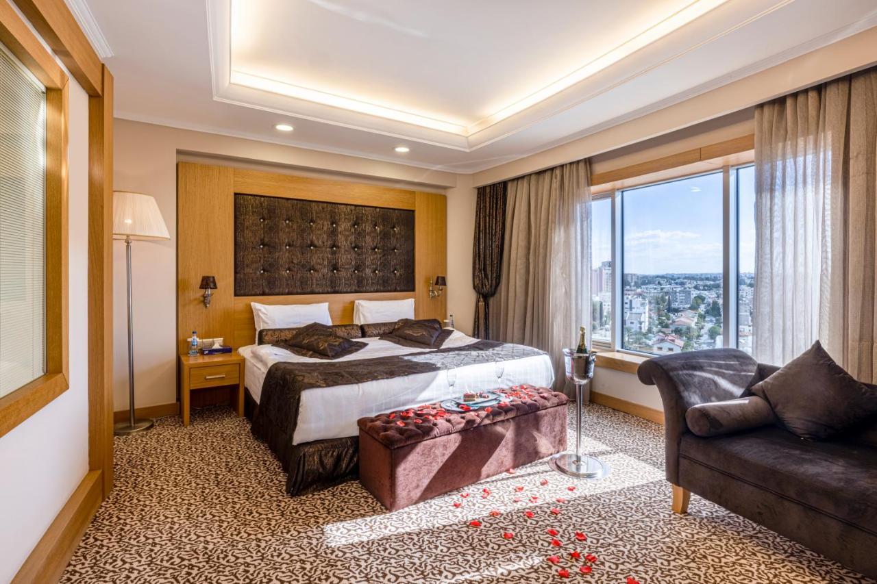 แกรนด์ ปาชา เลฟโกซา โฮเต็ล แอนด์ กาสิโน แอนด์ สปา Hotel นิโคเซีย ภายนอก รูปภาพ