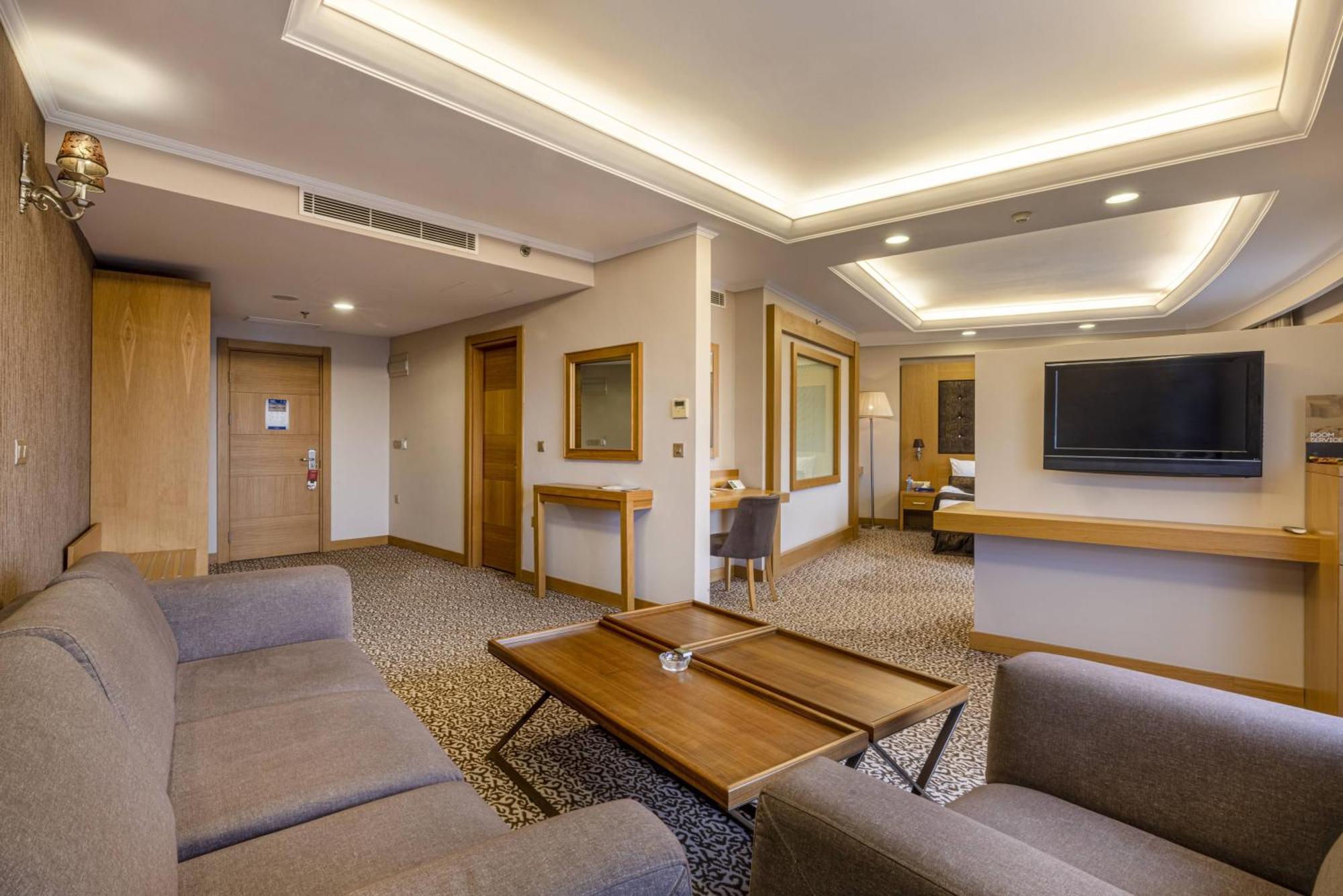 แกรนด์ ปาชา เลฟโกซา โฮเต็ล แอนด์ กาสิโน แอนด์ สปา Hotel นิโคเซีย ภายนอก รูปภาพ